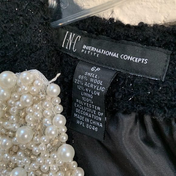 Petite wool dress with pearl lined collar. - Picture 4 of 4